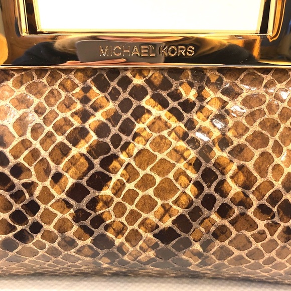 Embossed Snakeskin Clutch - Picture 2 of 6